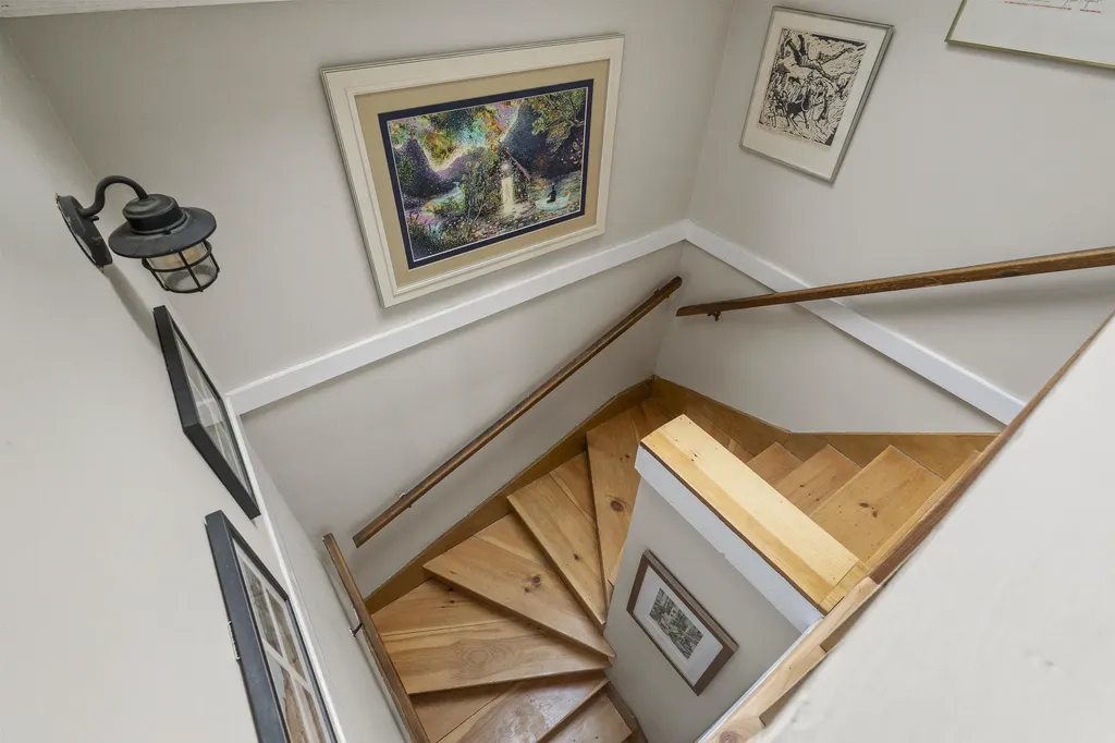 524 Cottage Road South Portland ME 04106