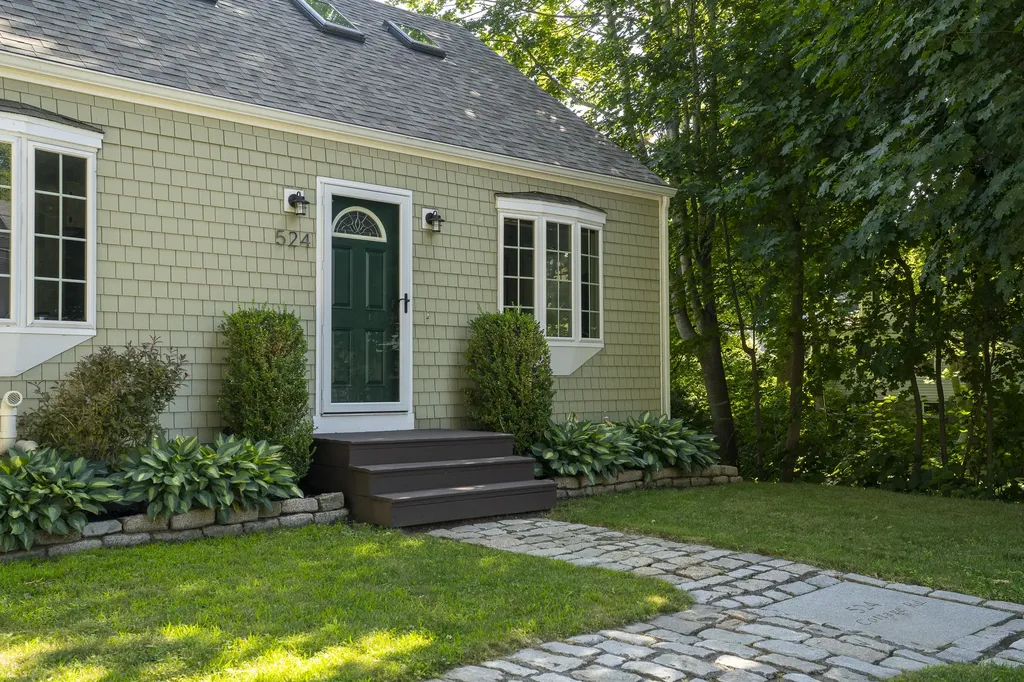 524 Cottage Road South Portland ME 04106