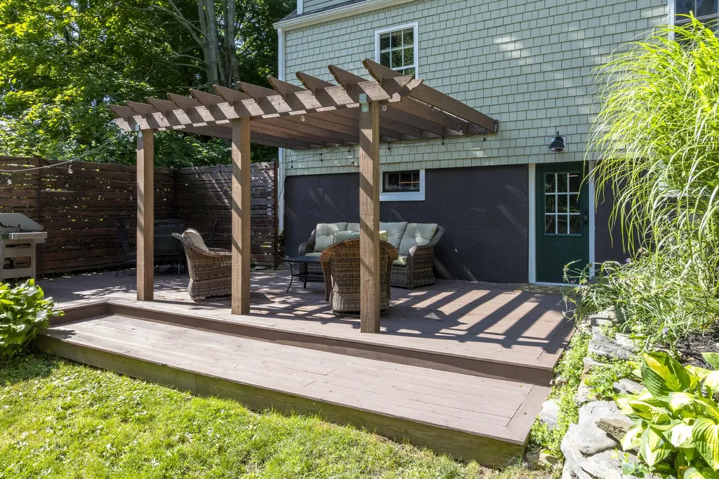 524 Cottage Road South Portland ME 04106
