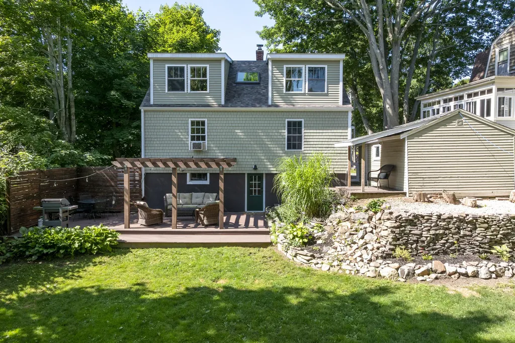 524 Cottage Road South Portland ME 04106