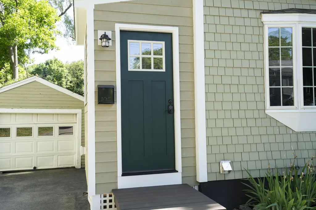 524 Cottage Road South Portland ME 04106