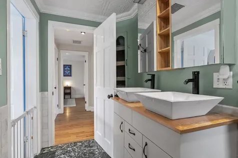524 Cottage Road South Portland ME 04106