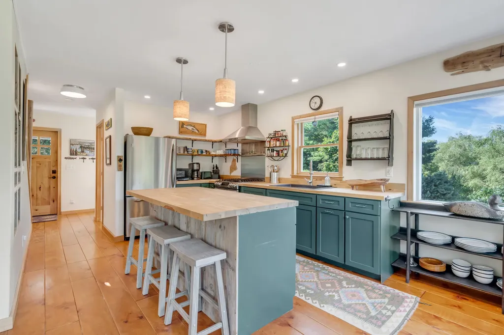 606 Main Road Phippsburg ME 04562