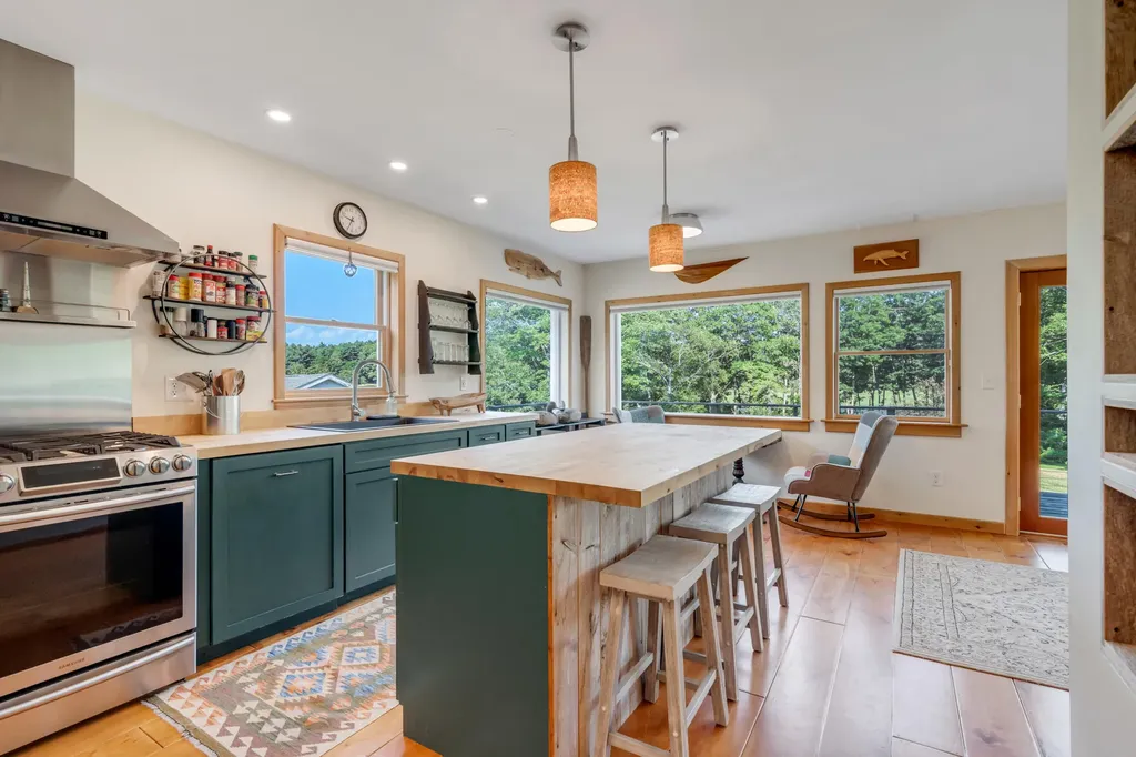 606 Main Road Phippsburg ME 04562