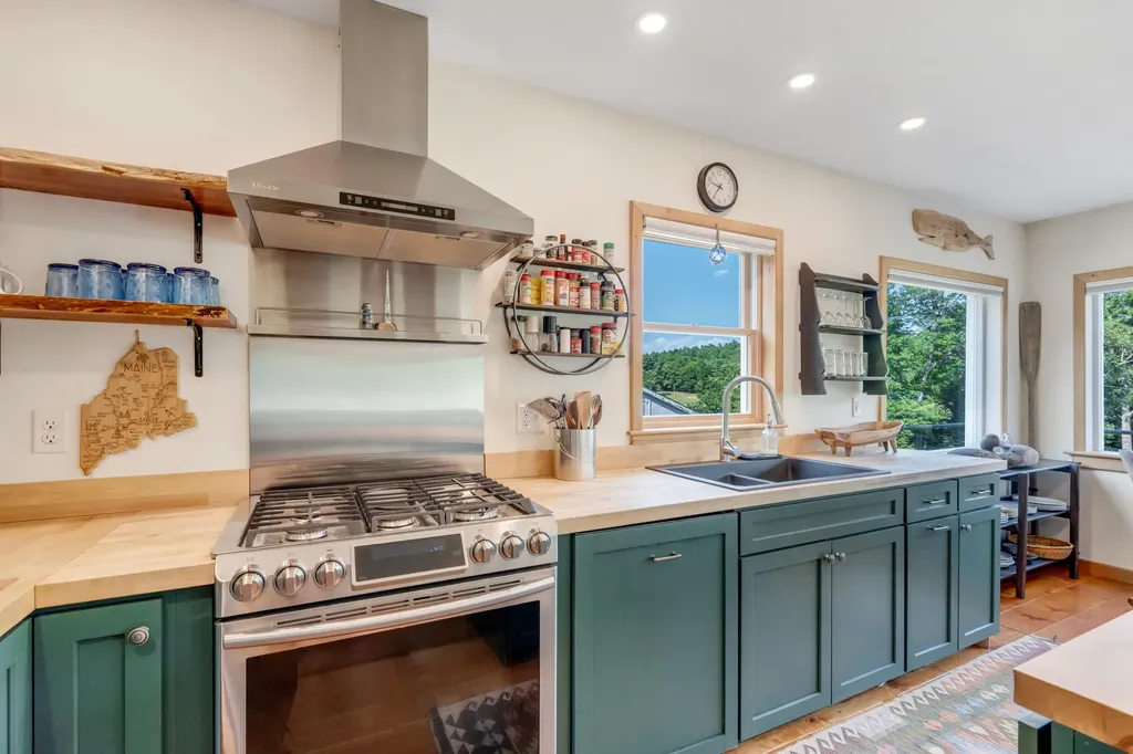 606 Main Road Phippsburg ME 04562