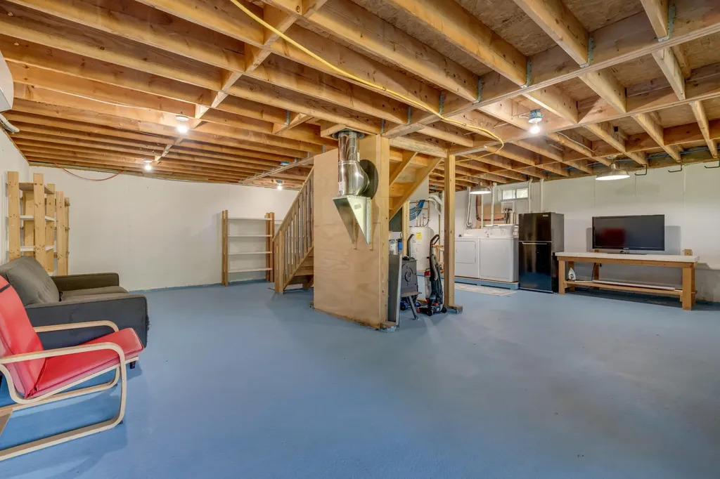 606 Main Road Phippsburg ME 04562