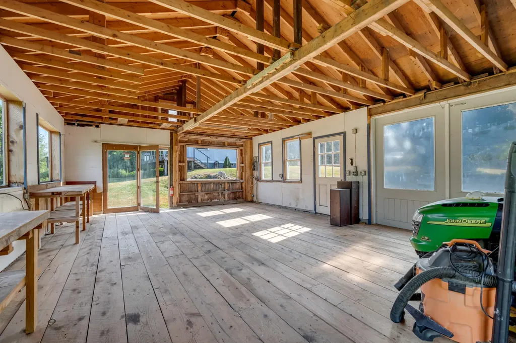 606 Main Road Phippsburg ME 04562