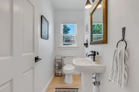 606 Main Road Phippsburg ME 04562