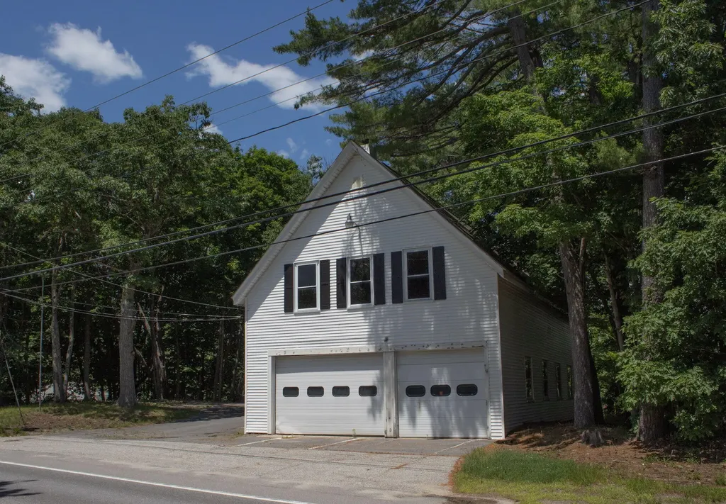 44 Allen Avenue Extension Falmouth ME 04105