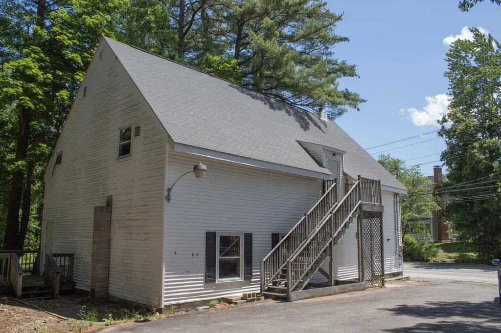 44 Allen Avenue Extension Falmouth ME 04105