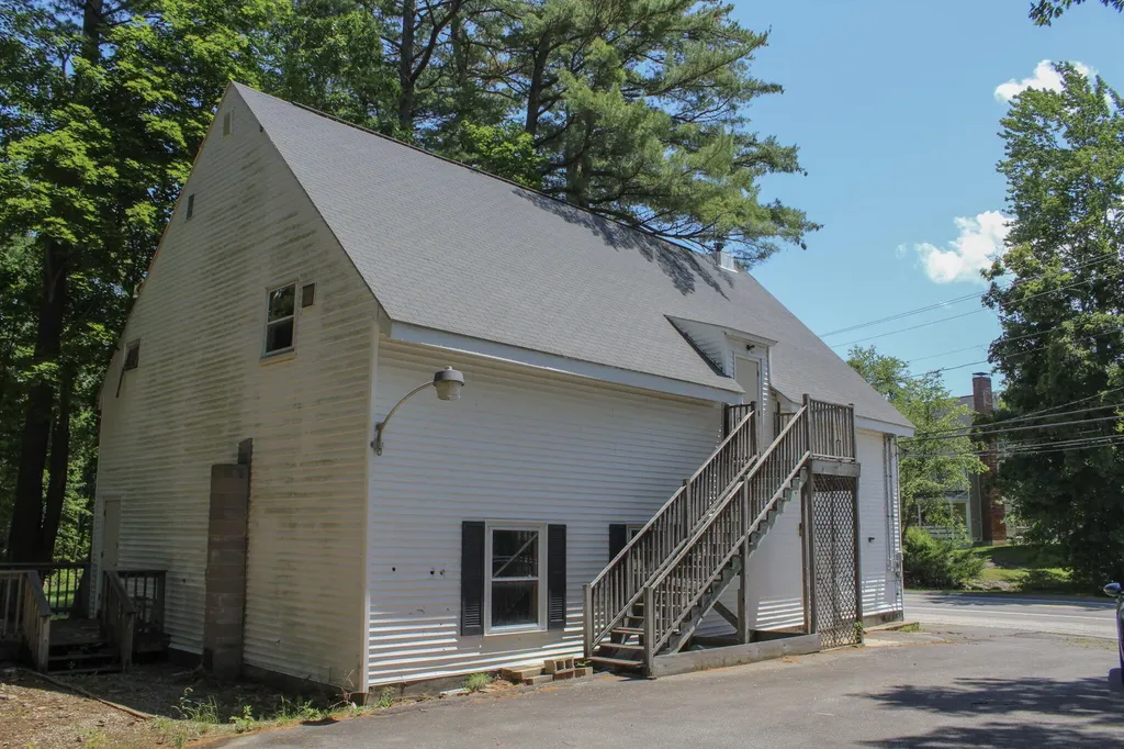 44 Allen Avenue Extension Falmouth ME 04105