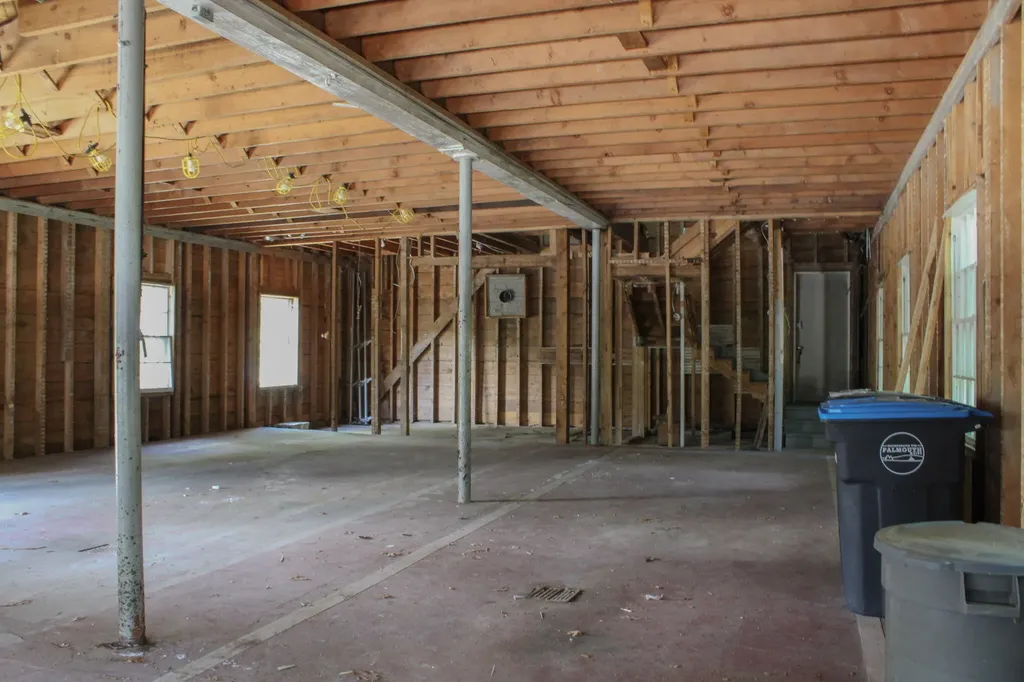 44 Allen Avenue Extension Falmouth ME 04105