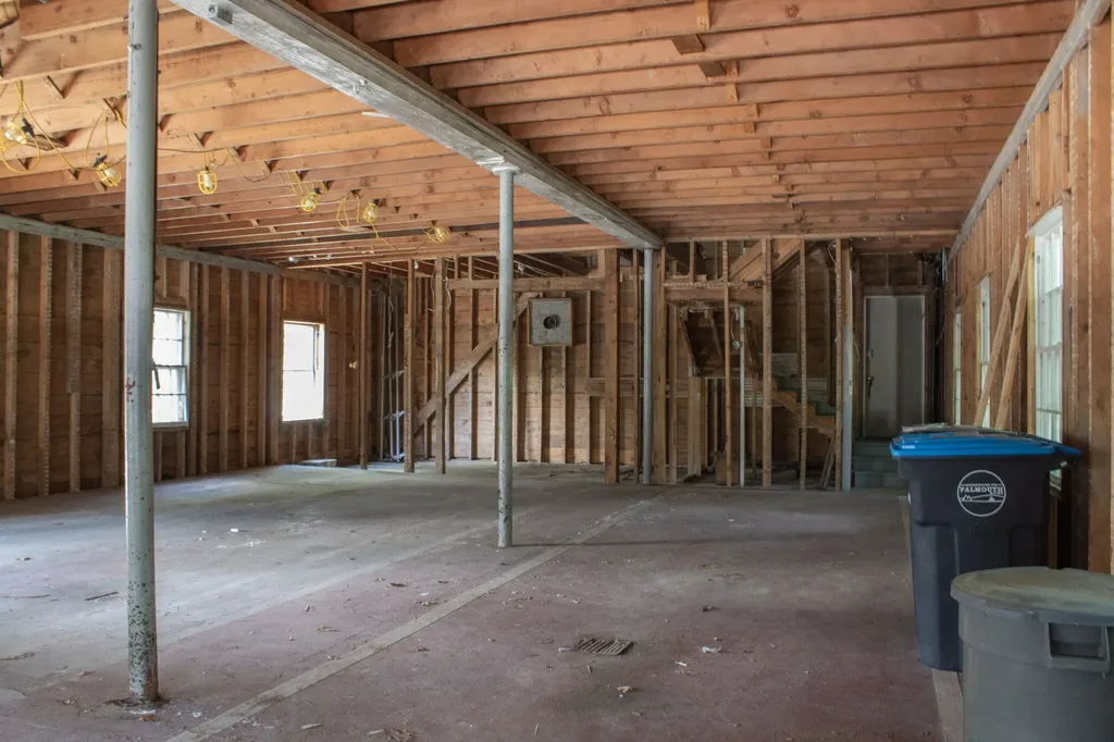44 Allen Avenue Extension Falmouth ME 04105