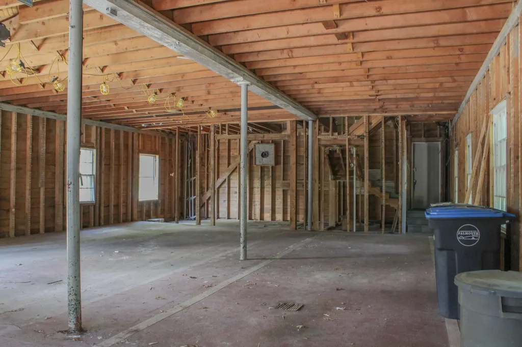 44 Allen Avenue Extension Falmouth ME 04105