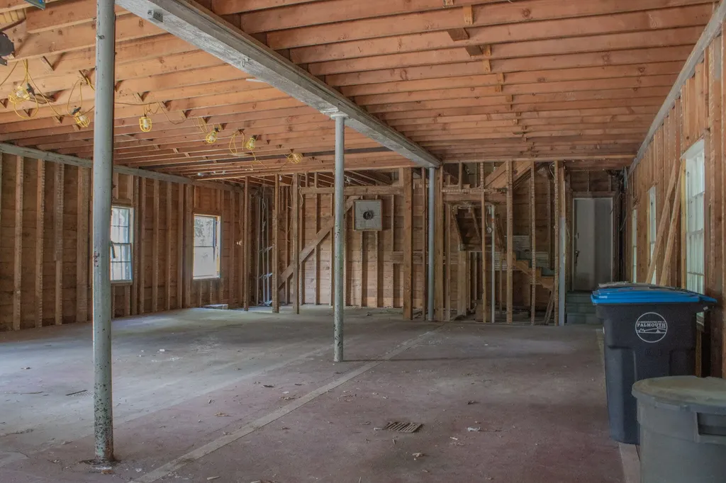 44 Allen Avenue Extension Falmouth ME 04105