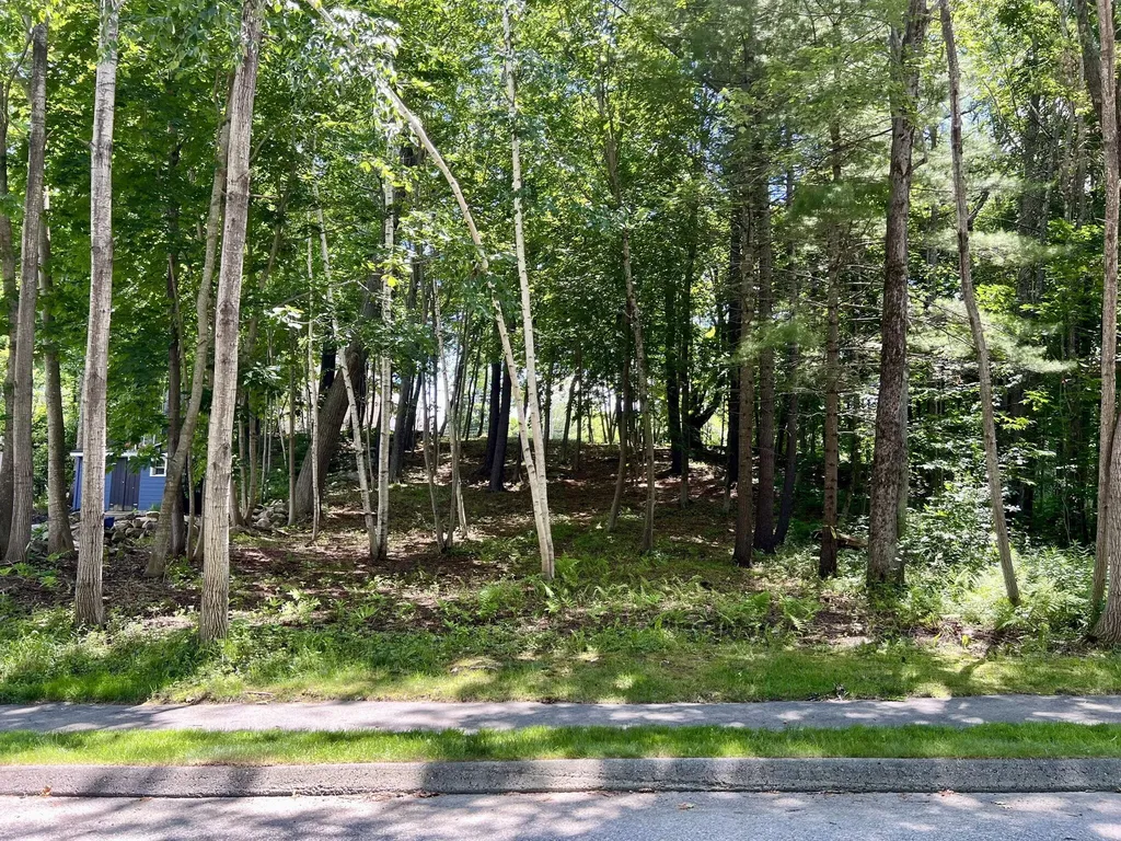 44 Allen Avenue Extension Falmouth ME 04105
