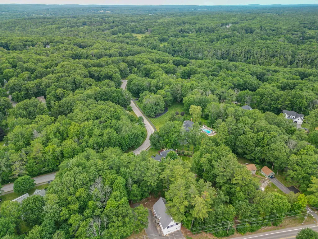 44 Allen Avenue Extension Falmouth ME 04105