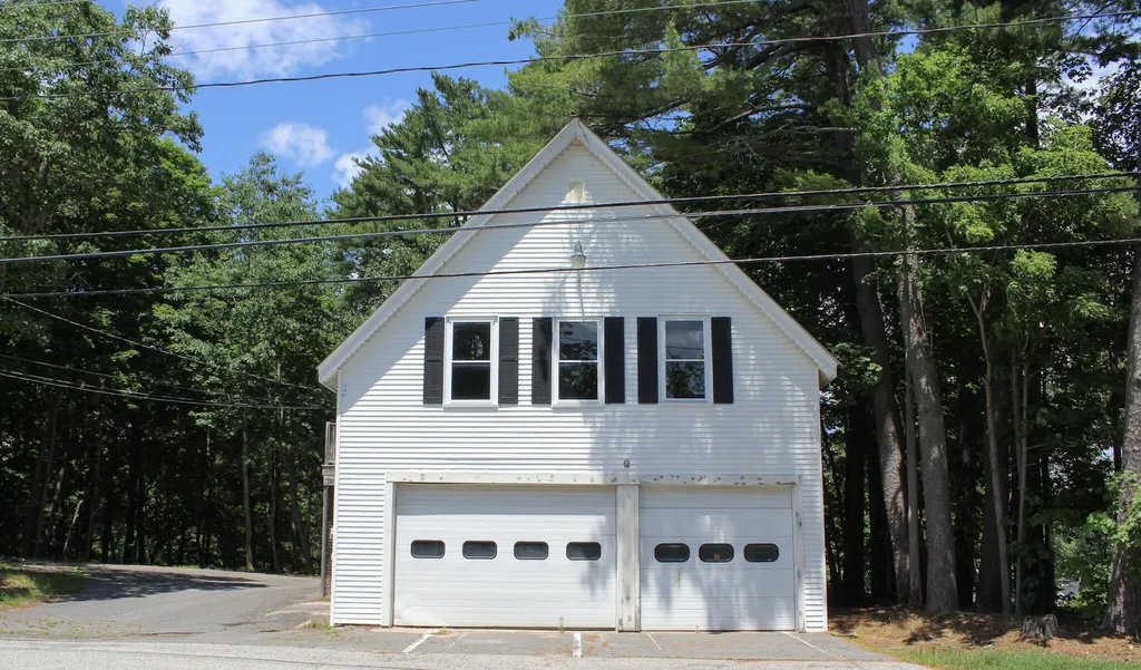 44 Allen Avenue Extension Falmouth ME 04105