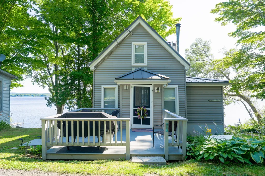 29 Sherman Street Newport ME 04953