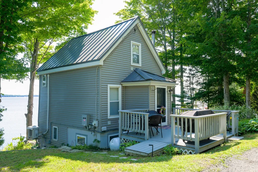 29 Sherman Street Newport ME 04953