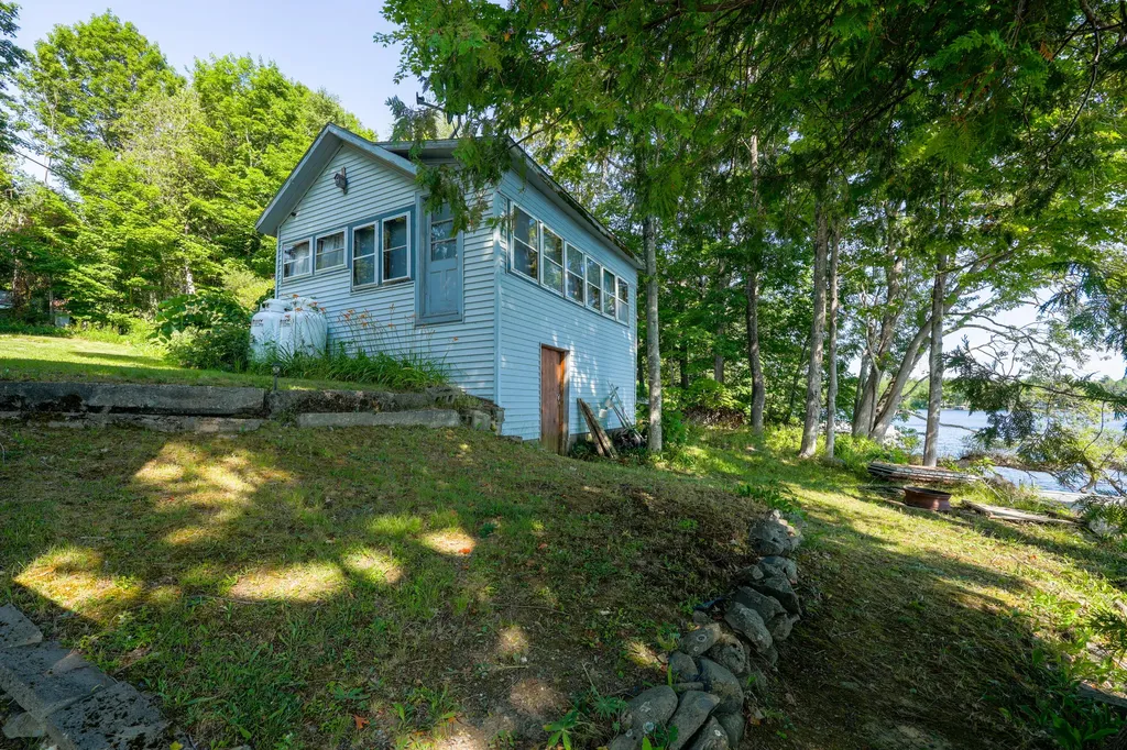 29 Sherman Street Newport ME 04953