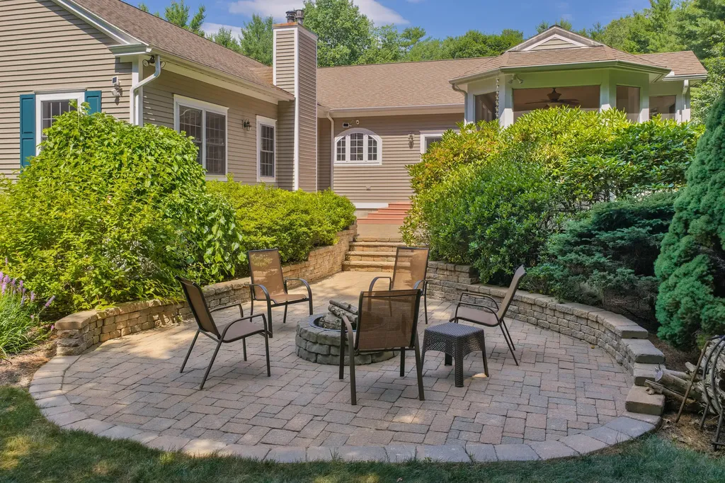 7 Moses Lane Scarborough ME 04074
