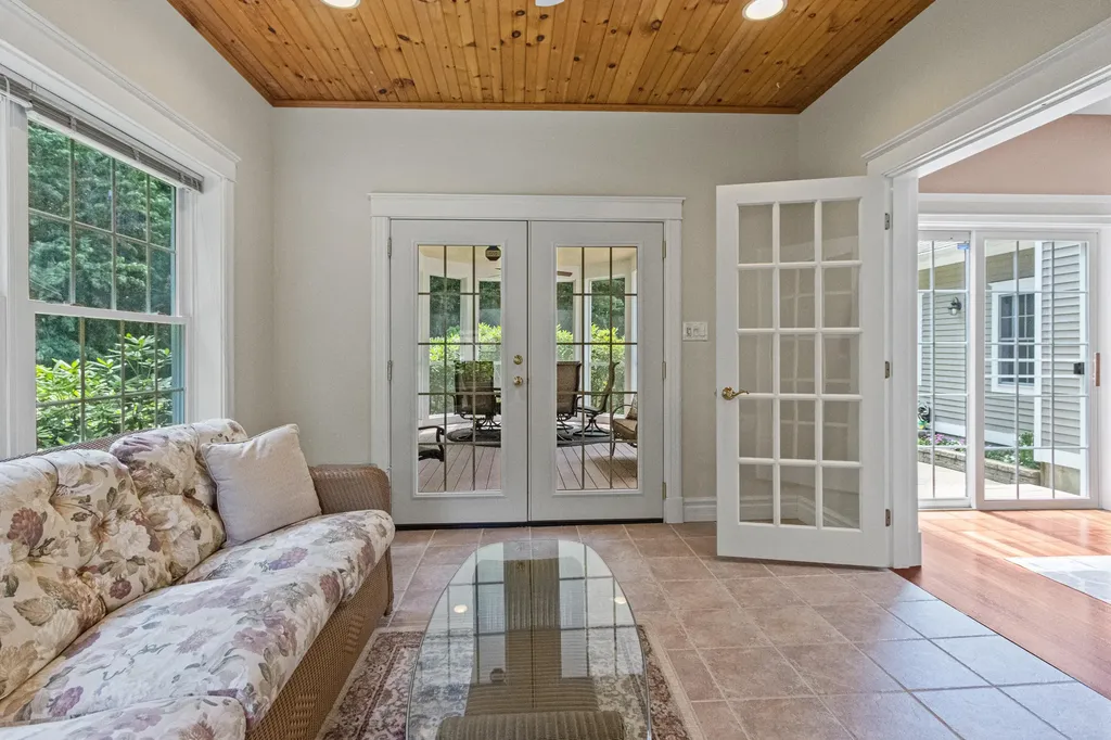 7 Moses Lane Scarborough ME 04074