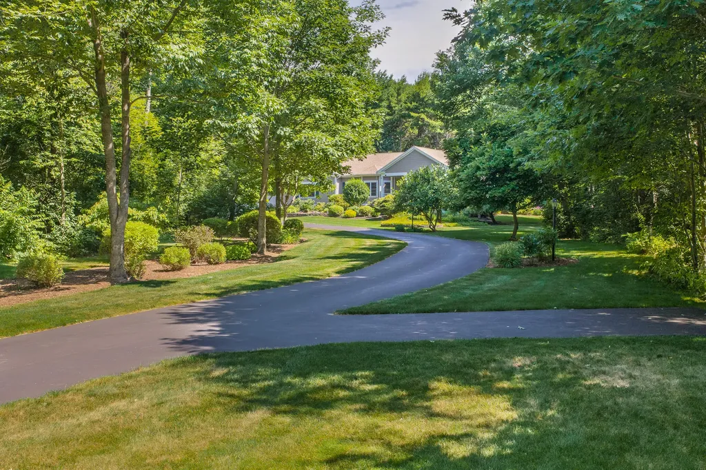7 Moses Lane Scarborough ME 04074