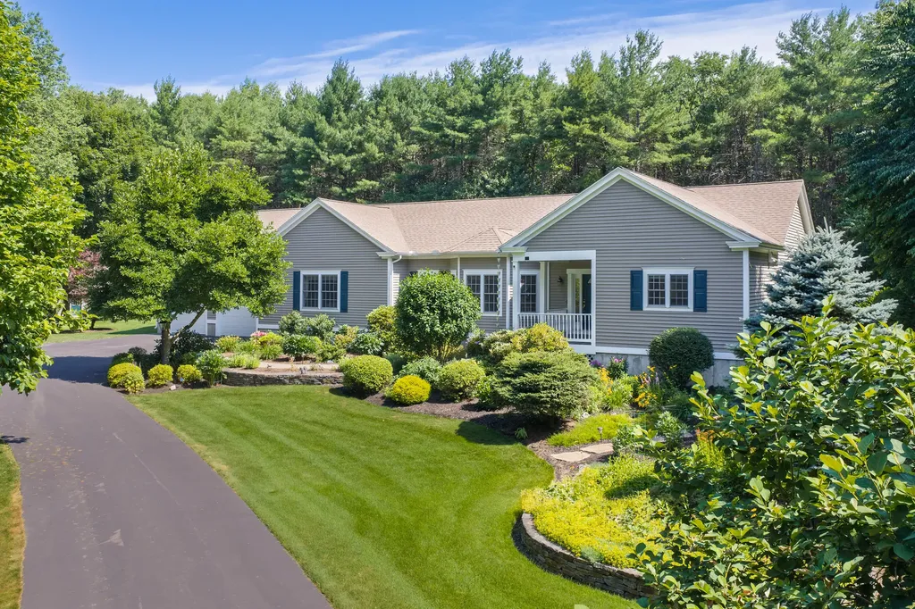 7 Moses Lane Scarborough ME 04074