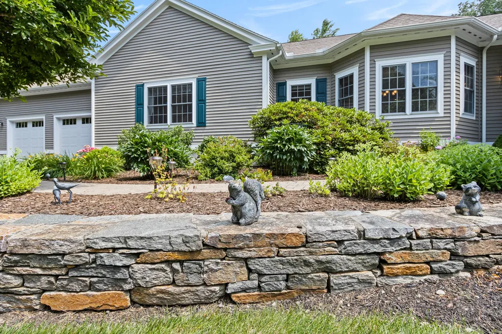 7 Moses Lane Scarborough ME 04074