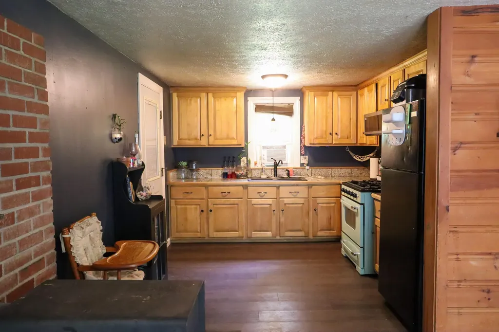 115 Sand Road Naples ME 04055