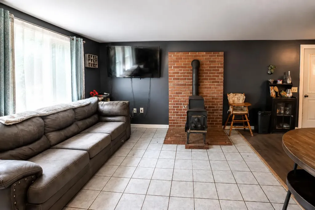 115 Sand Road Naples ME 04055