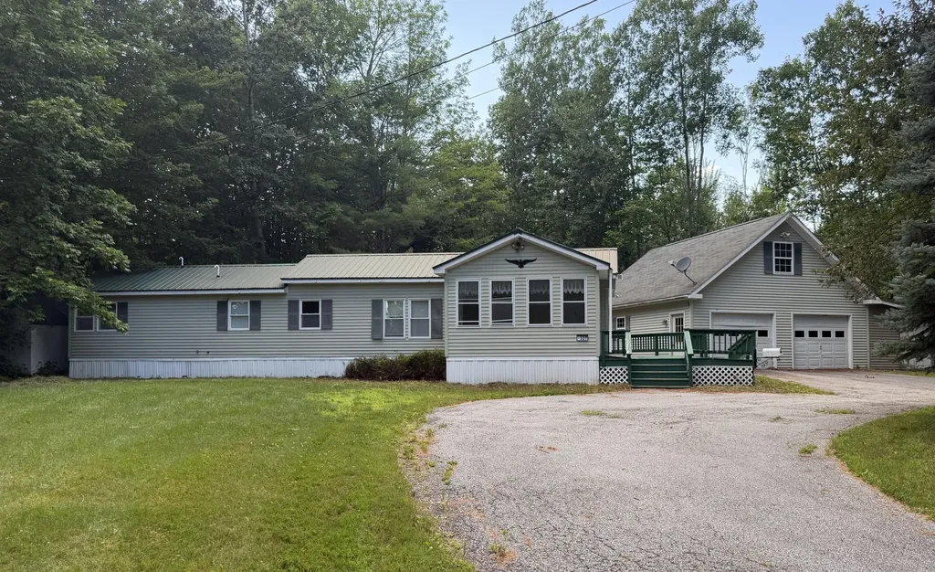 327 Middle Road Oakland ME 04963