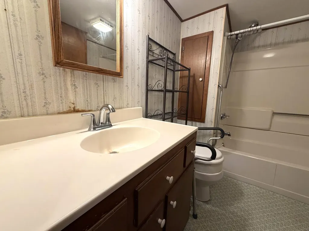 327 Middle Road Oakland ME 04963
