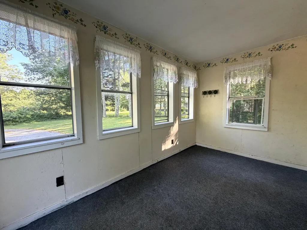 327 Middle Road Oakland ME 04963