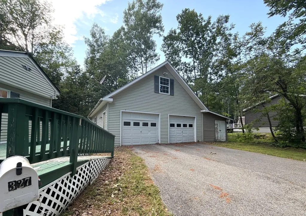 327 Middle Road Oakland ME 04963