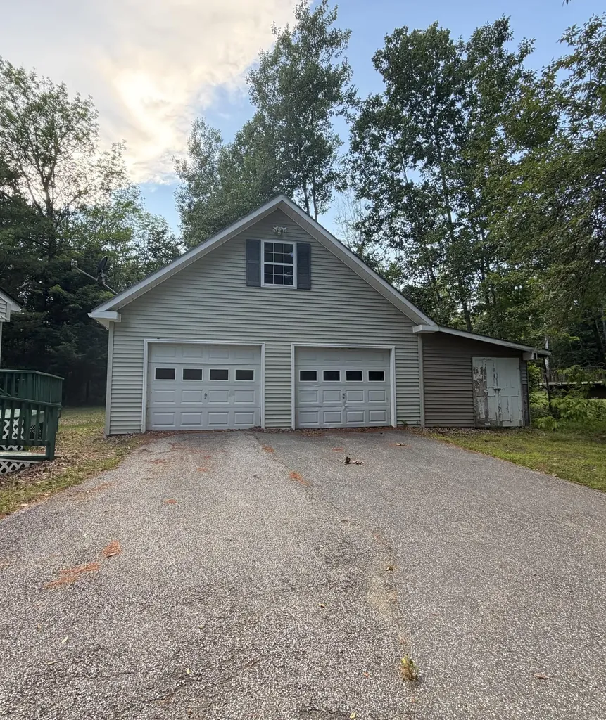 327 Middle Road Oakland ME 04963
