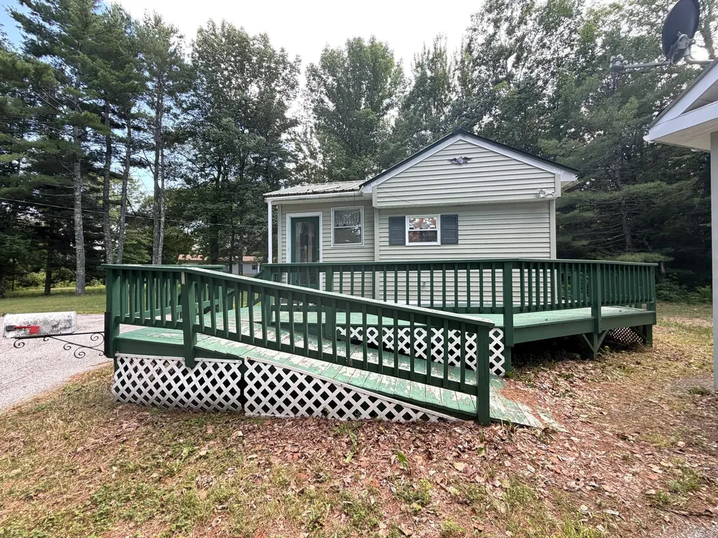 327 Middle Road Oakland ME 04963