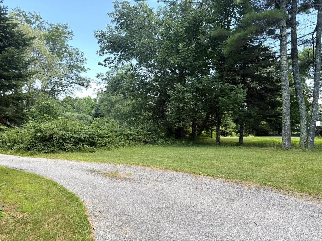 327 Middle Road Oakland ME 04963