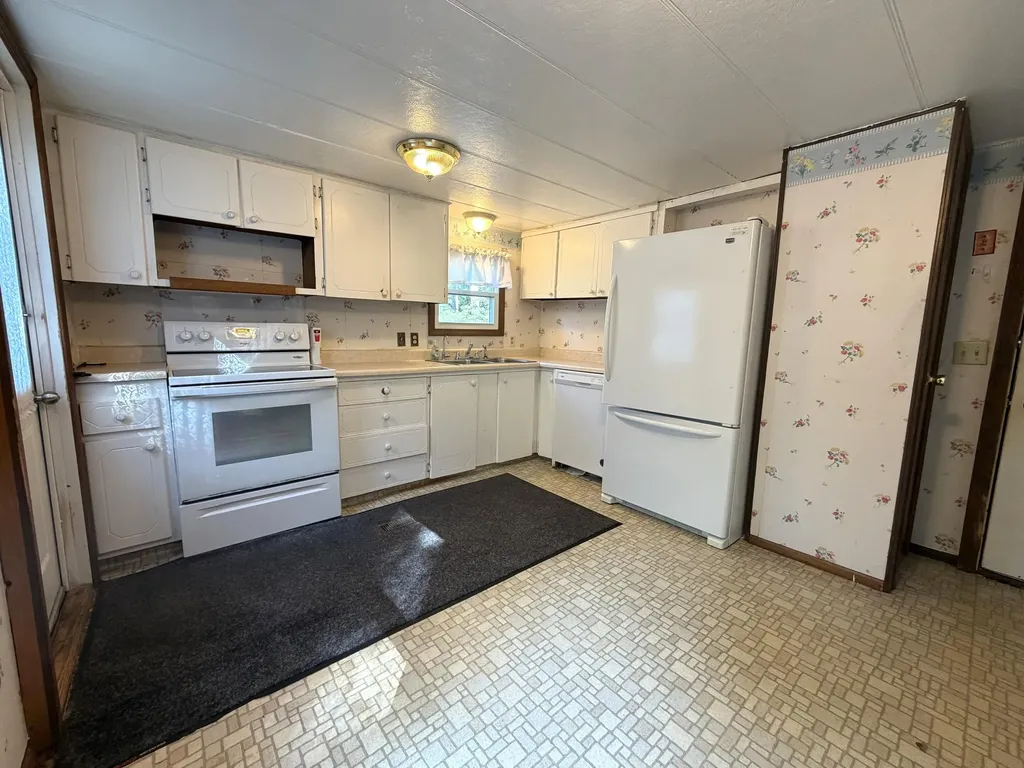 327 Middle Road Oakland ME 04963