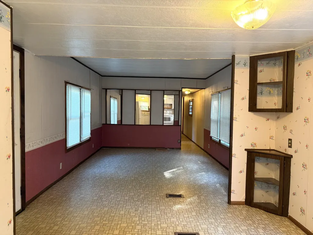 327 Middle Road Oakland ME 04963