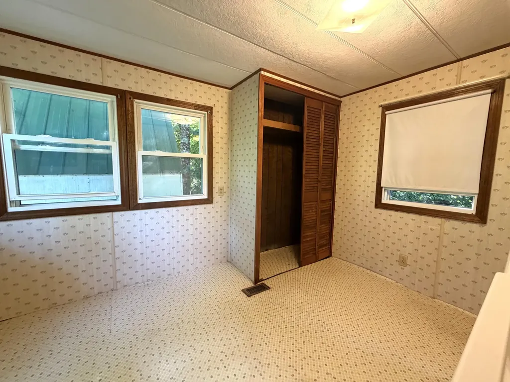 327 Middle Road Oakland ME 04963