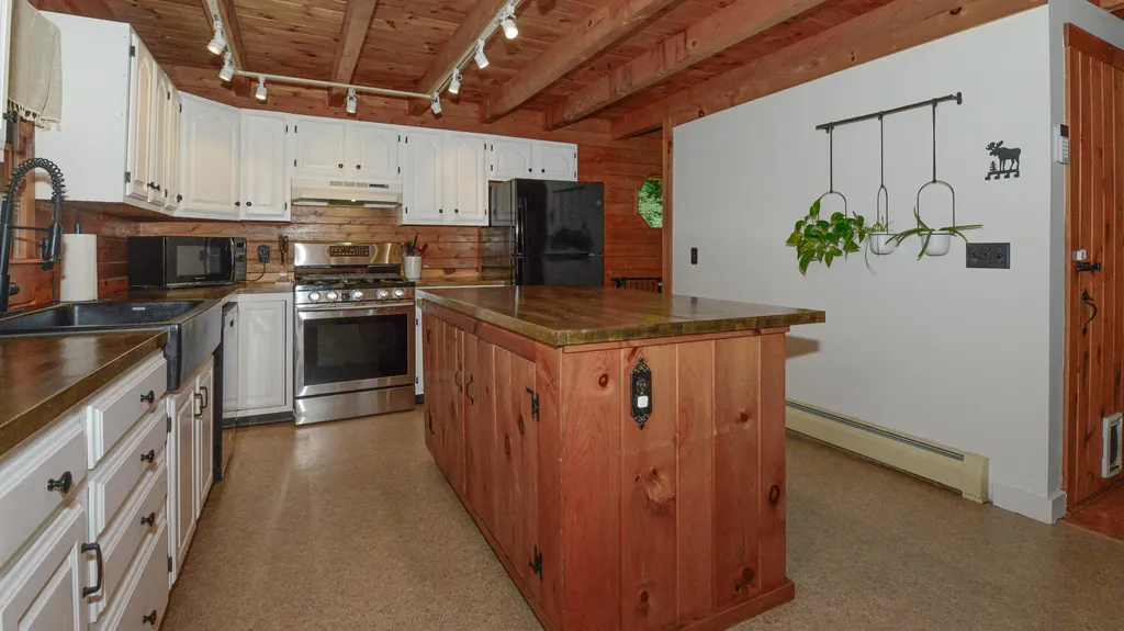 585 Parsonsfield Road Limerick ME 04048