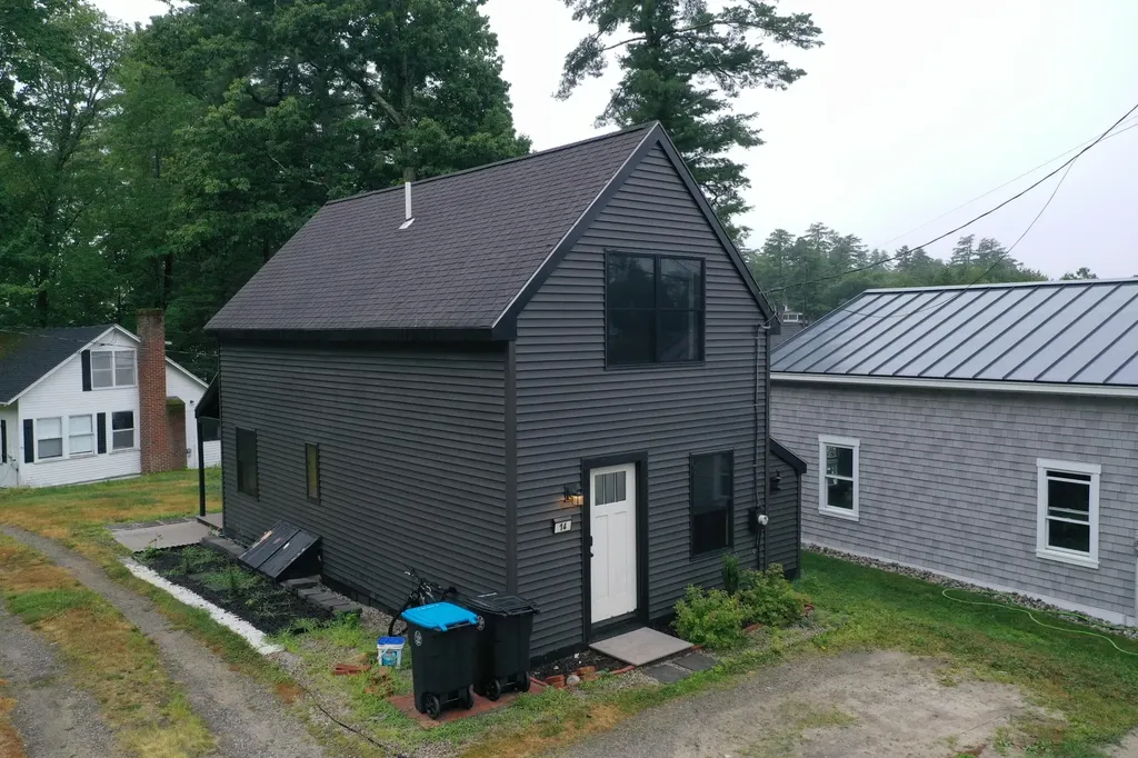 14 Family Circle Windham ME 04062