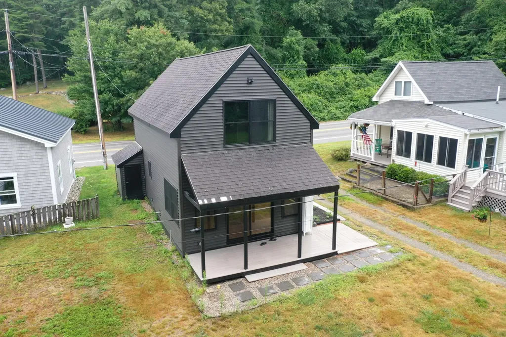 14 Family Circle Windham ME 04062