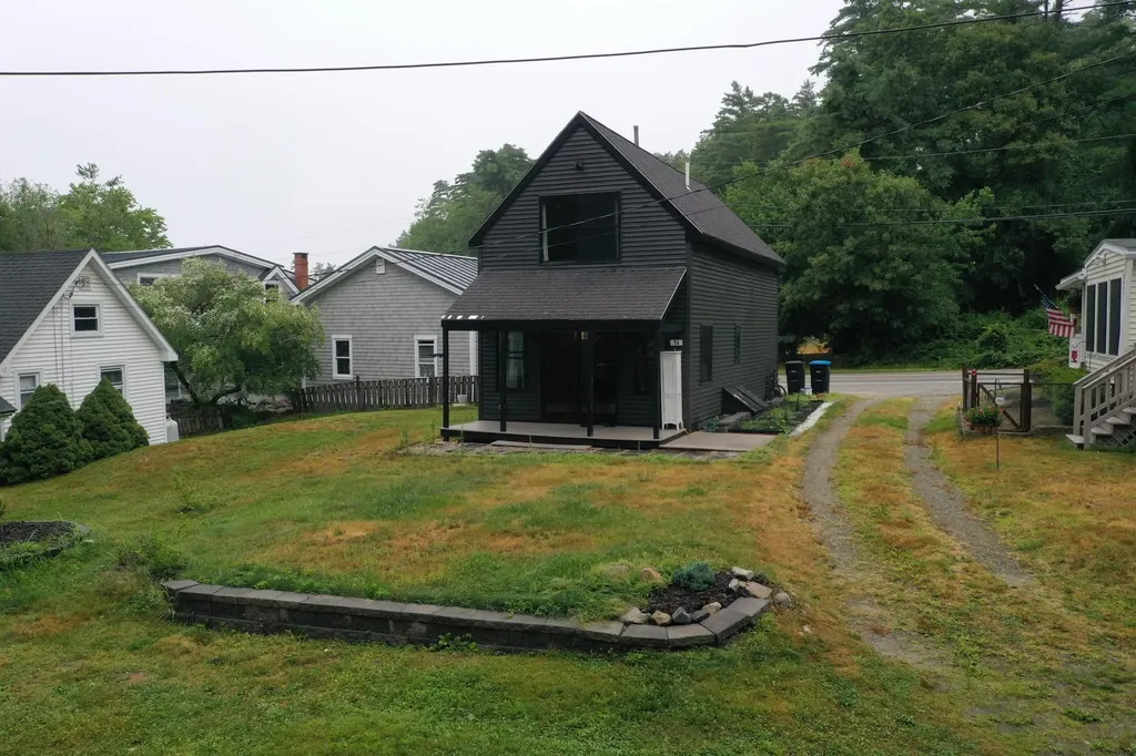 14 Family Circle Windham ME 04062