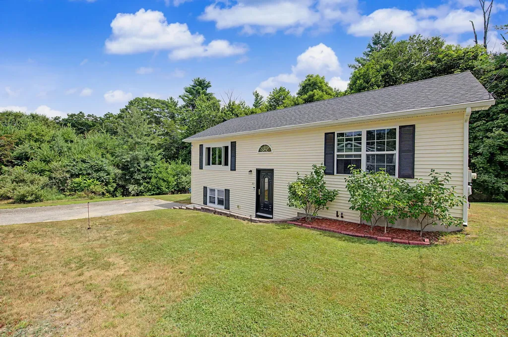 55 Hillcrest Avenue Lewiston ME 04240