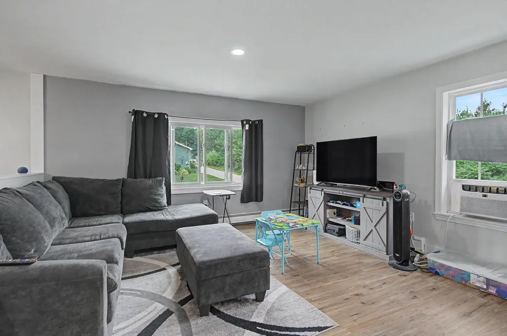 55 Hillcrest Avenue Lewiston ME 04240