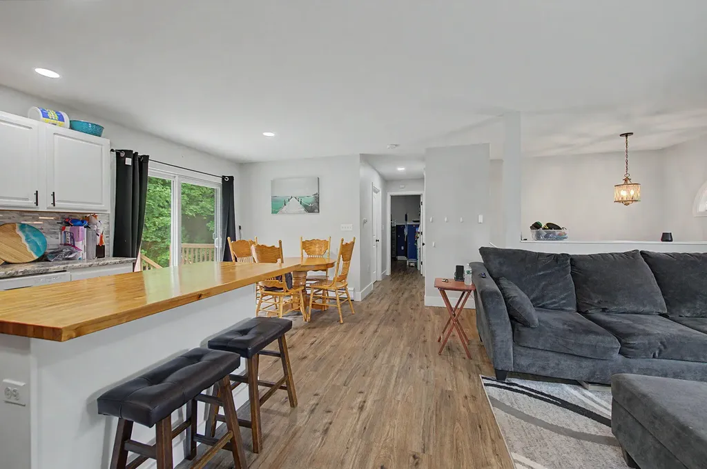 55 Hillcrest Avenue Lewiston ME 04240
