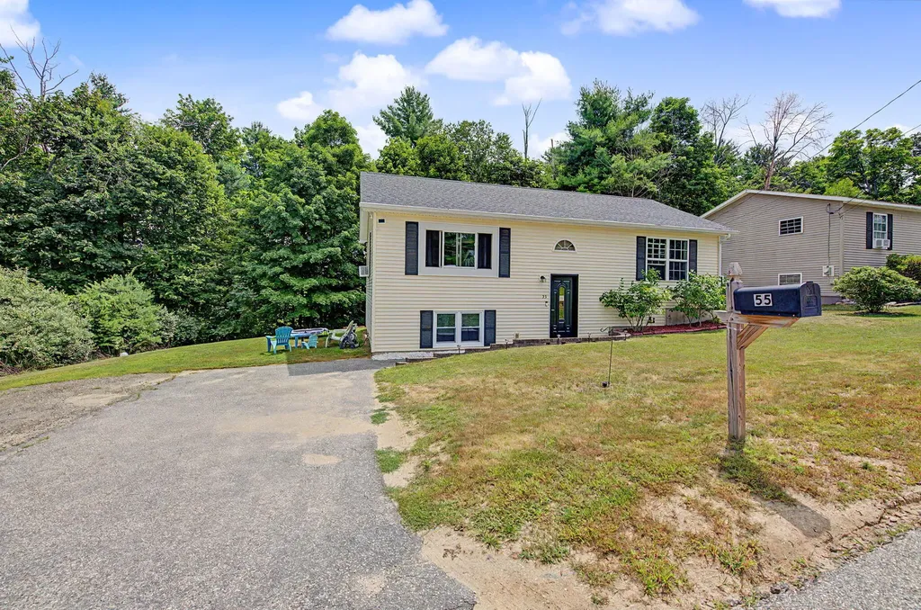 55 Hillcrest Avenue Lewiston ME 04240